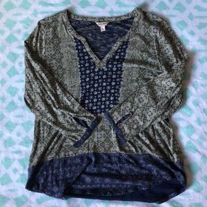 Blindingly pattered long-sleeve